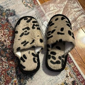 Cheetah, print, black, and tan slippers